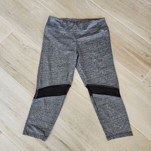 Women's Take A Walk Heather Gray and Black Crop Leggings, VGUC, Approx Size Med